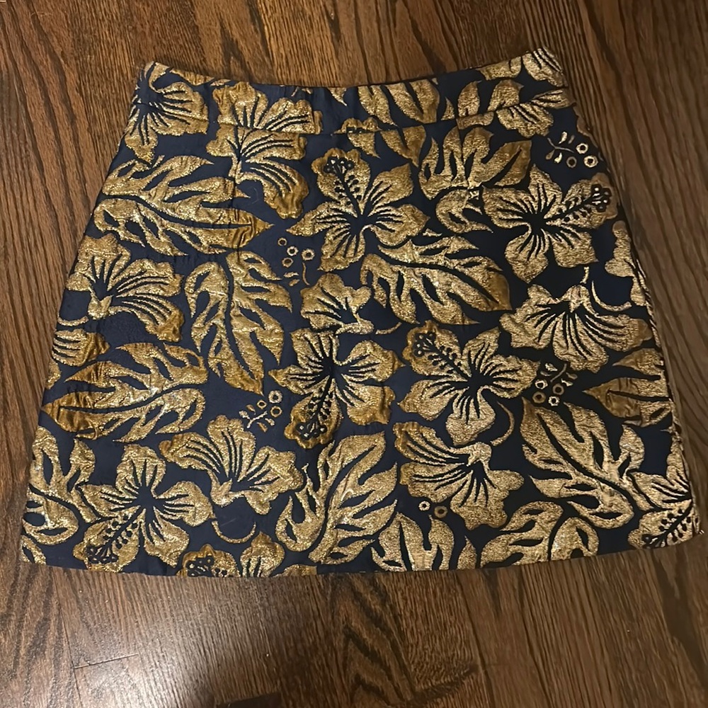 Navy and gold brocade short skirt by Prada. Size IT 42 (US Size 6)